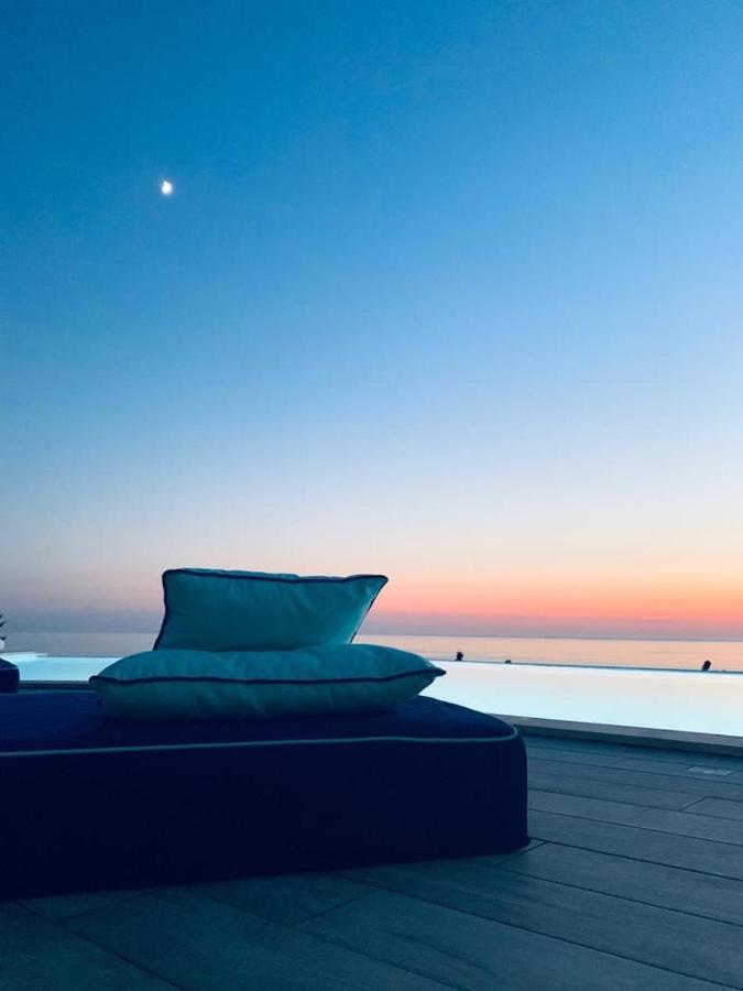 Luxury Villa Blue&Blanc Piscina A Sfioro Isola Диаманте Экстерьер фото
